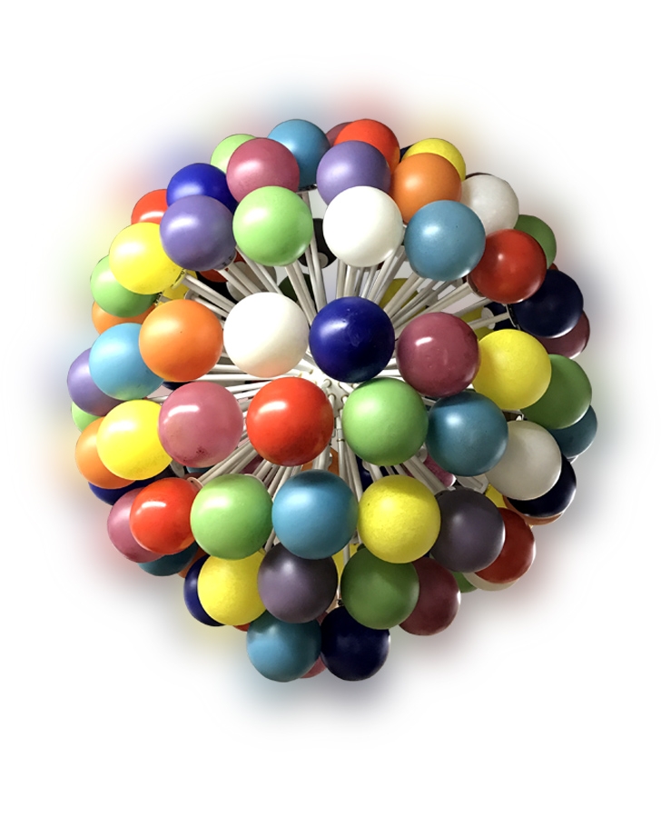 Lampadario con sfere colorate 